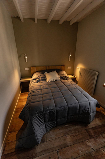 Bedroom 2, Hotel Le Coq d'Or, Pyrénées-Orientales