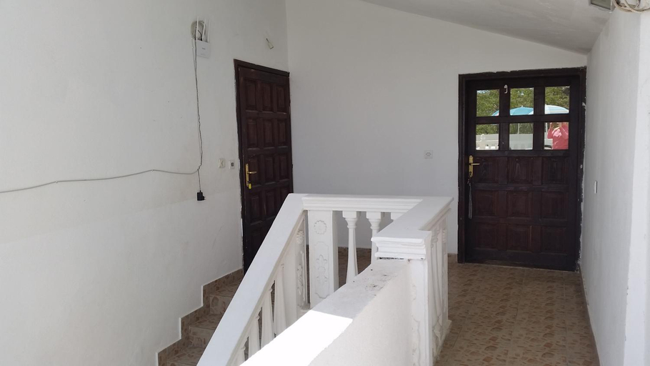 Others 5, Guesthouse Ada