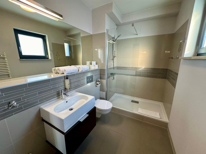 Bathroom 5, Golden Tulip Gdańsk Residence, Gdańsk City