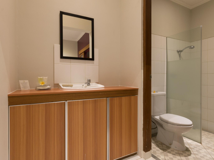 Bathroom 27