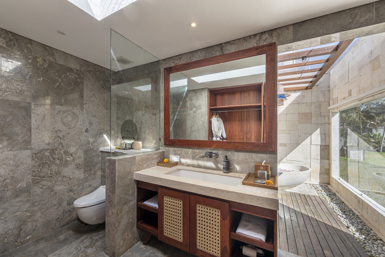 Bathroom 5, Asvara Villa Ubud by Ini Vie Hospitality, Gianyar
