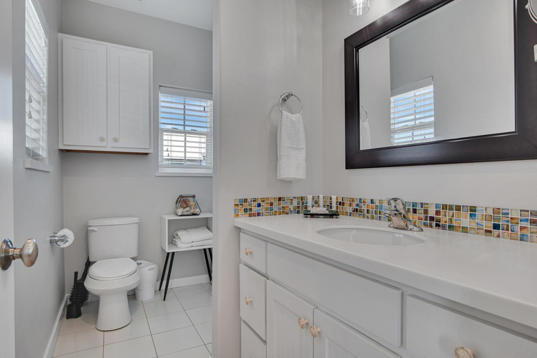 Bathroom 4, Nauti Beach, Nueces