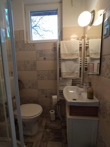 Bathroom 2, Mendei Vendeghaz - Deluxe Apartman, Monor