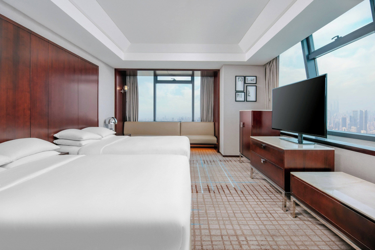 Bedroom 3, Renaissance Shanghai Zhongshan Park Skyline Hotel, Shanghai