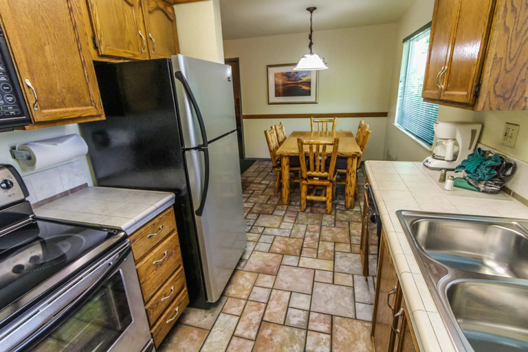 Dining Room 4