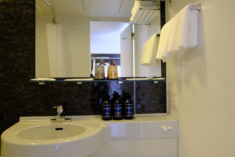 Bathroom 4, Garner Hotel OSAKA HONMACHI MIDOSUJI by IHG, Osaka