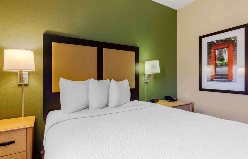 Bedroom 2, Extended Stay America Select Suites Providence Airport, Kent