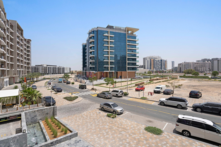 Room 4, Charming 1bedroom With Pool and gym in Arjan, Dubai