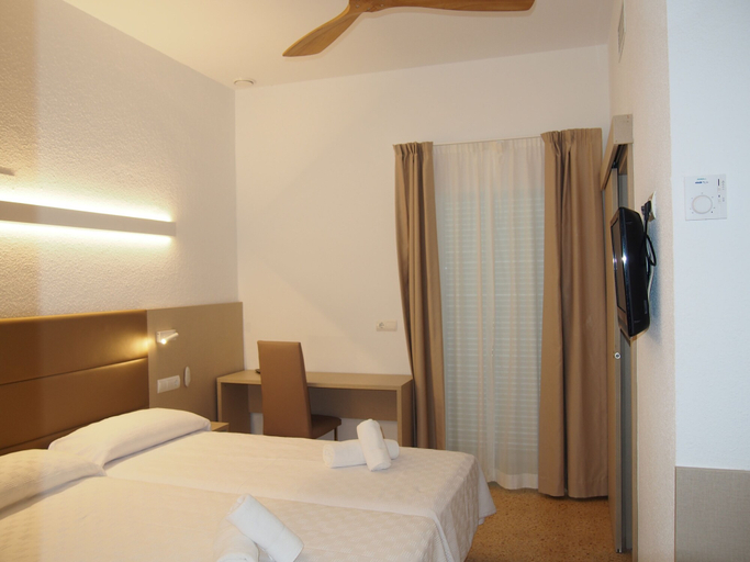 Bedroom 2, Hotel Roca Bella, Baleares