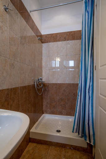 Bathroom 5, Barax Apartments, Ionian Islands