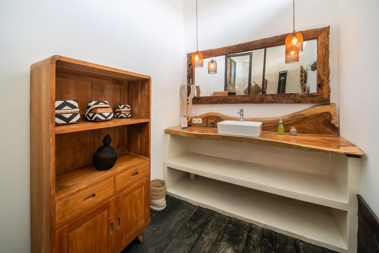 Bathroom 2, Villa Hatari Canggu, Badung