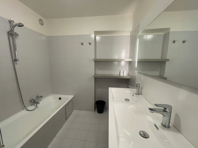Bathroom 4, Apartment in Nieuwpoort With Stunning Sea Views, West-Vlaanderen