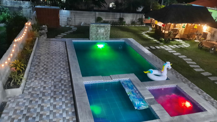 Sport & Beauty 2, LS Resthouse-Loft Studio w/ kitchen & pool access, Calapan City