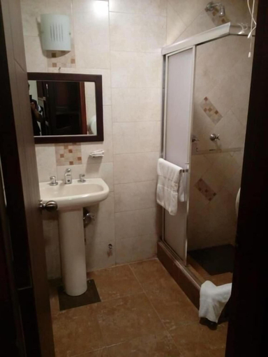 Bathroom 5, Saint Thomas, Quito