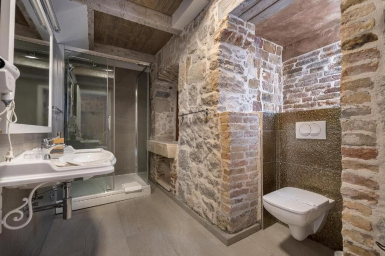 Bathroom 5, Historic Plaza Varos - Adults Only, Split