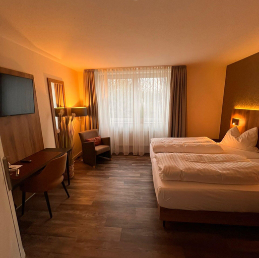 Bedroom 2, Hotel-Restaurant Amadeus, Region Hannover