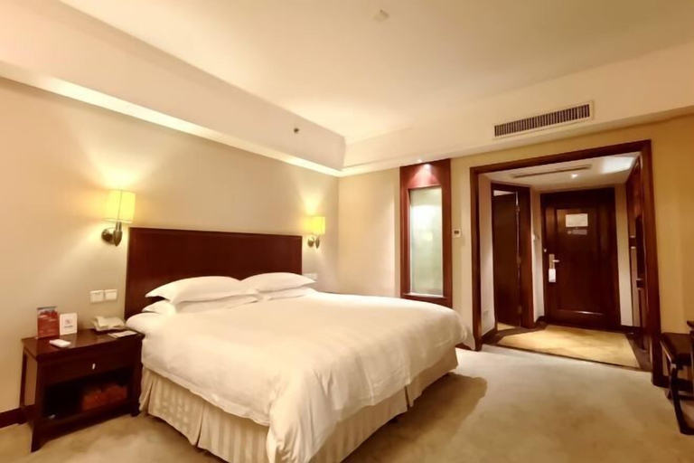 Bedroom 5, Oriental Hotel, Quzhou