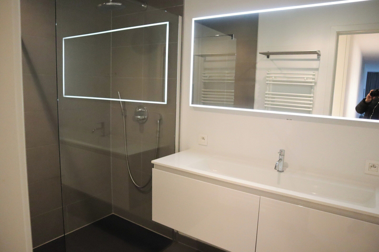 Bathroom, Apartment in Nieuwpoort Near the Beach, West-Vlaanderen