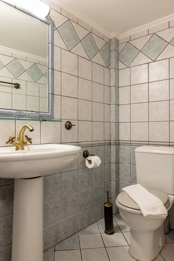 Bathroom 4, Vilelmine, Crete