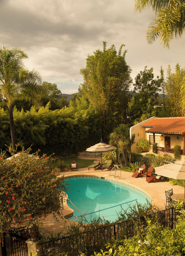 Sport & Beauty 1, Blue Iguana Inn, Ventura
