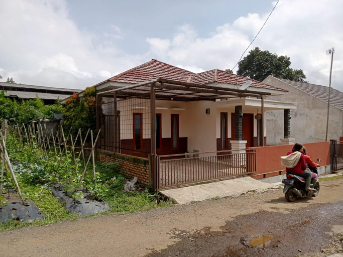 Others 4, Homestay Defaza, Bandung