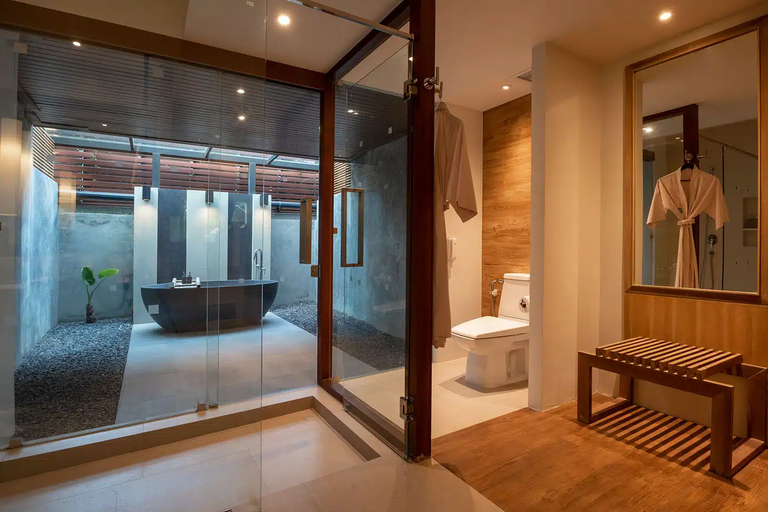 Bathroom 18