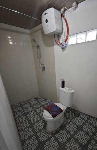 Bathroom 12