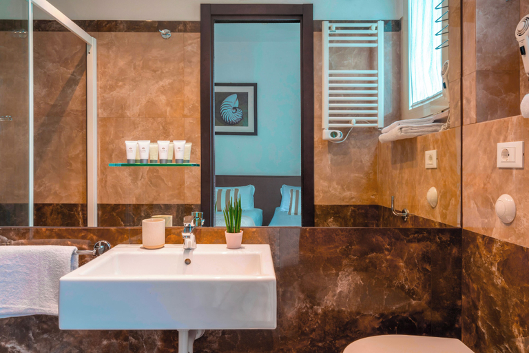 Bathroom 3, Hotel Carmen, Rimini