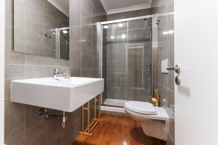 Bathroom, Belem Boutique Viii by Homing, Lisbon