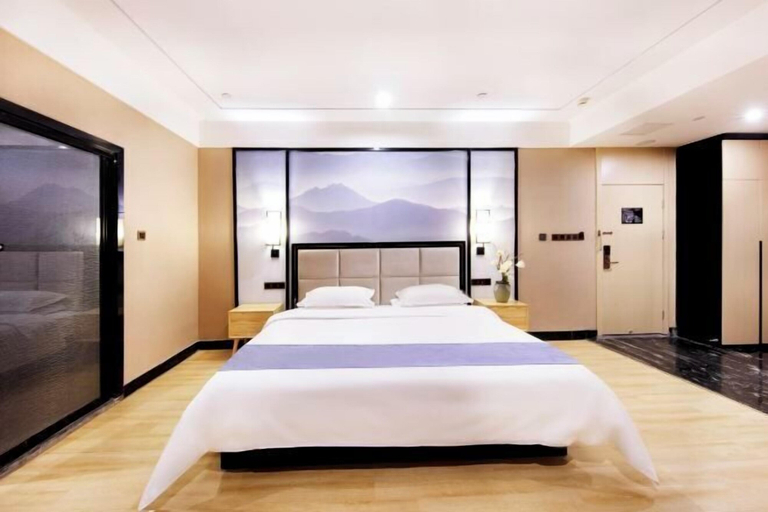 Bedroom 12