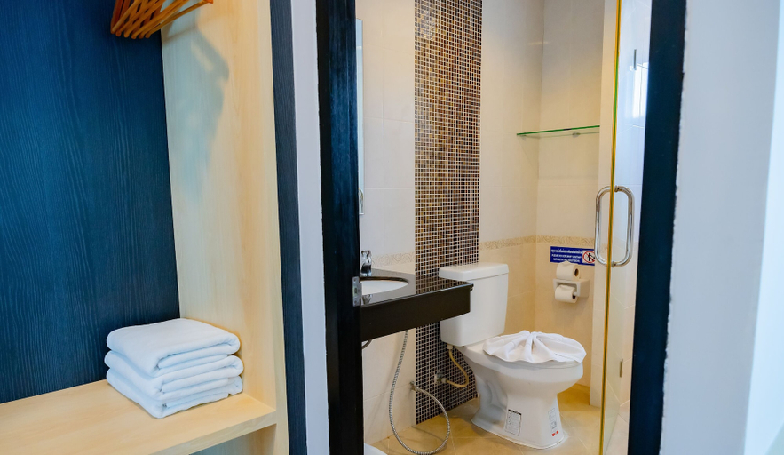 Bathroom 4, Le Nara Residence, Pattaya