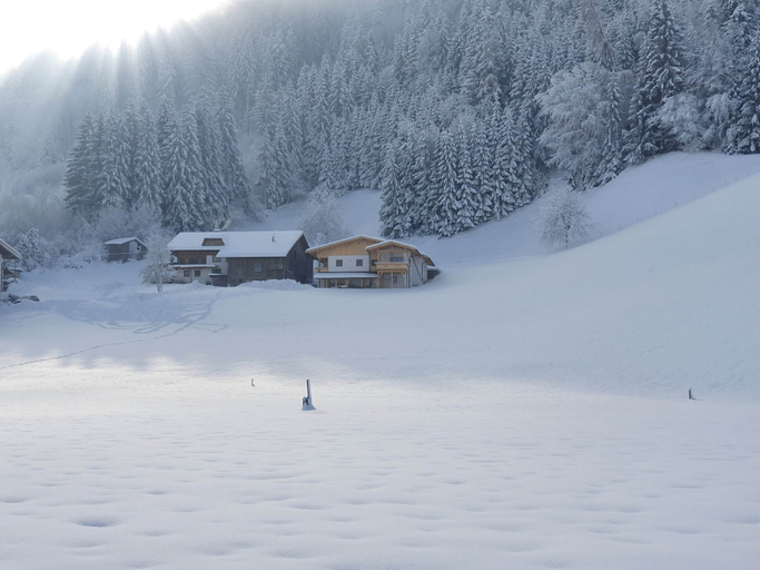 Others 4, Apartment in Kaltenbach near Ski Lift, Schwaz