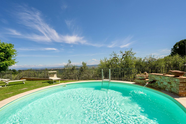 Others 2, ISA-Holiday-Home with swimming-pool in San Gimignano, apartments with air conditioning and private o, Siena