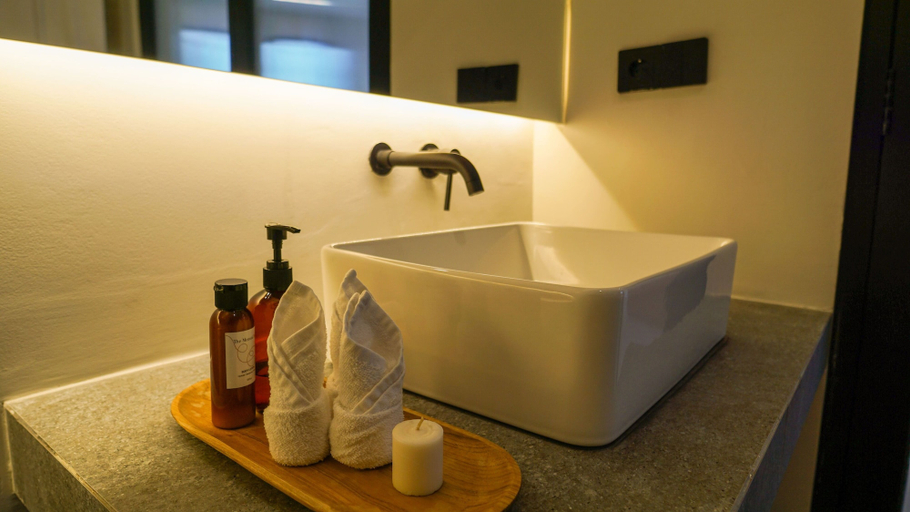 Amenities 25