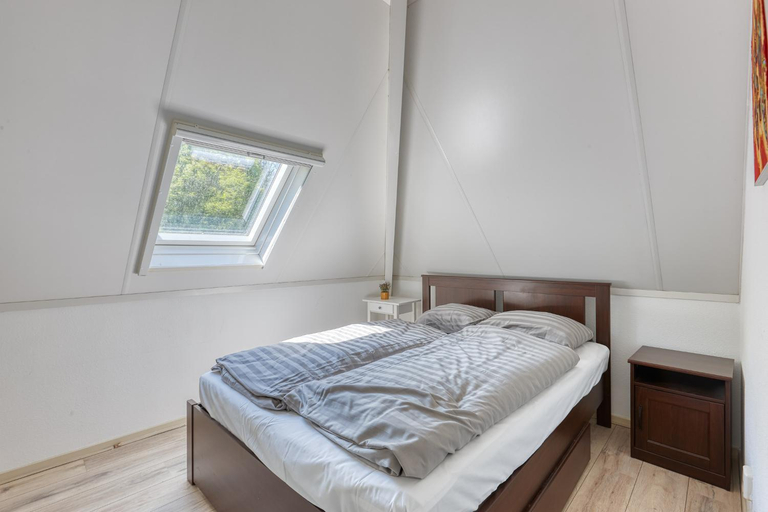 Bedroom 3, Forest Villa with shared pool & Eco Wellness, Zeewolde