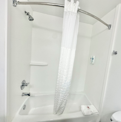 Bathroom 4, Comfort Inn & Suites Cartersville - Emerson Lake Point, Bartow