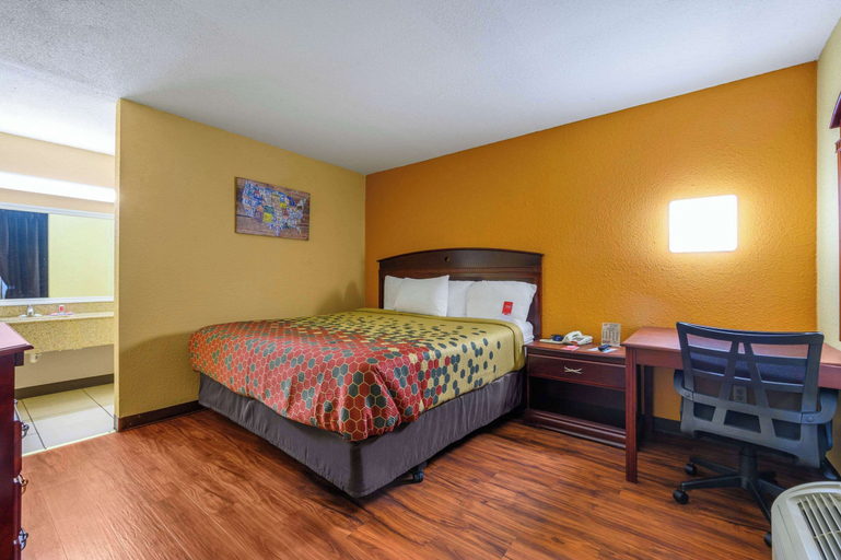 Bedroom 3, Econo Lodge Decatur South, Morgan