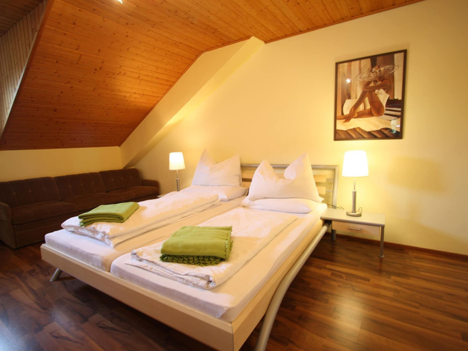 Bedroom 4, Apartment in Krispl Near Hiking Trails, Hallein