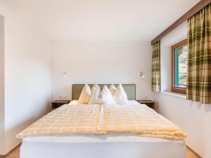 Bedroom 4, Apartment in Wald Near Zillertal Ski Slopes, Zell am See