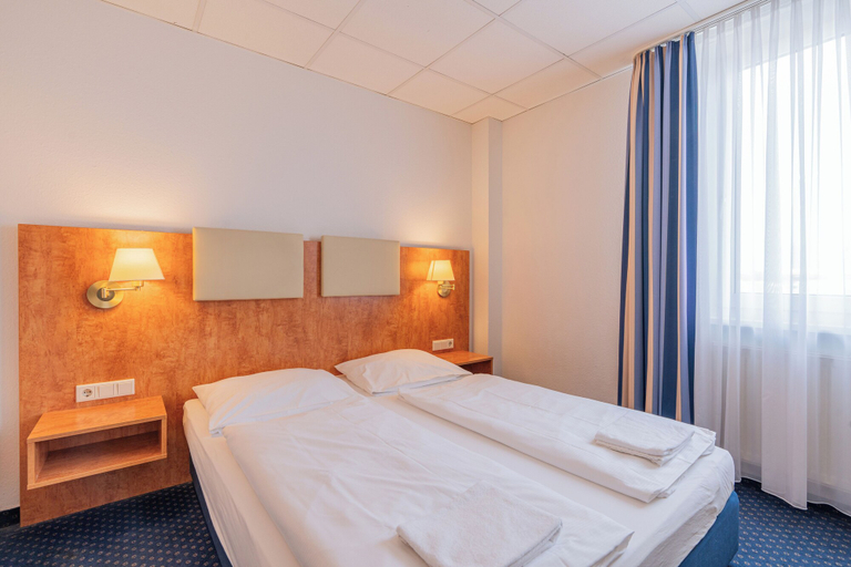 Bedroom 2, Euro - Hotel, Ortenaukreis