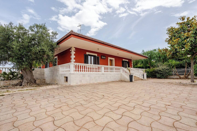 Exterior & Views 2, Villa strepitosa con vista mare, Bari