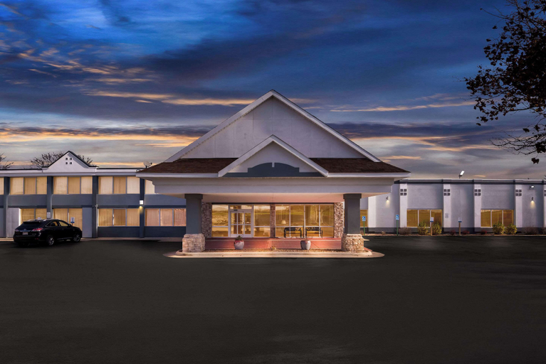 Exterior & Views 2, Quality Inn Fort Dodge, Webster