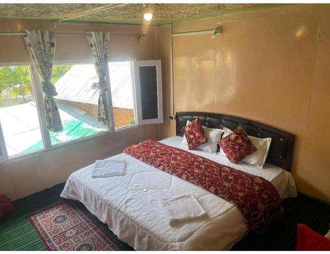 Bedroom 3, Sohail Home Stay, Pahalgam, Anantnag
