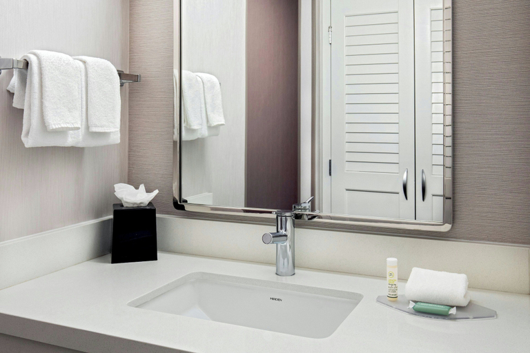 Bathroom 5, Courtyard by Marriott Boston Andover, Essex