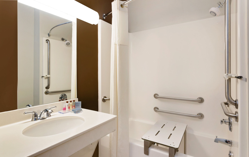 Bathroom 4, Wingate by Wyndham - Destin FL, Okaloosa