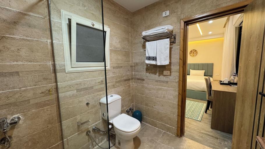 Bathroom 5, Pyramids Hotel, Al-Ahram