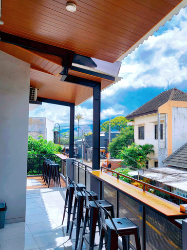 Food & Drinks, Adyvan Villa, Malang