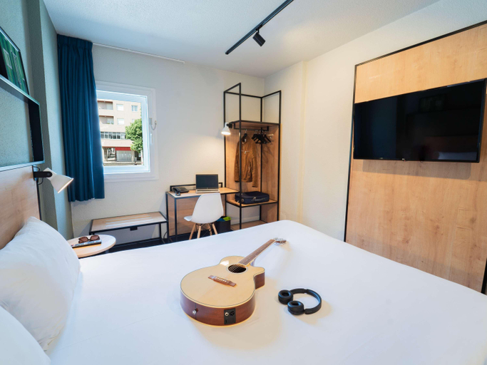 Bedroom 12