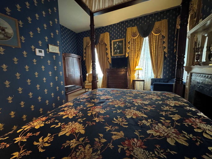Bedroom 30