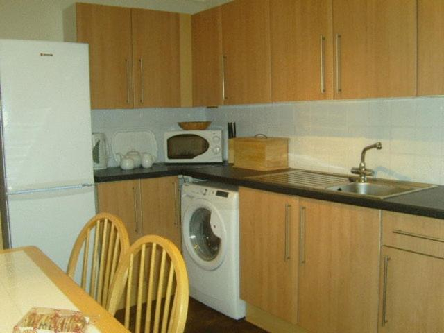 Kitchen, Penybryn Cottages, Merthyr Tydfil